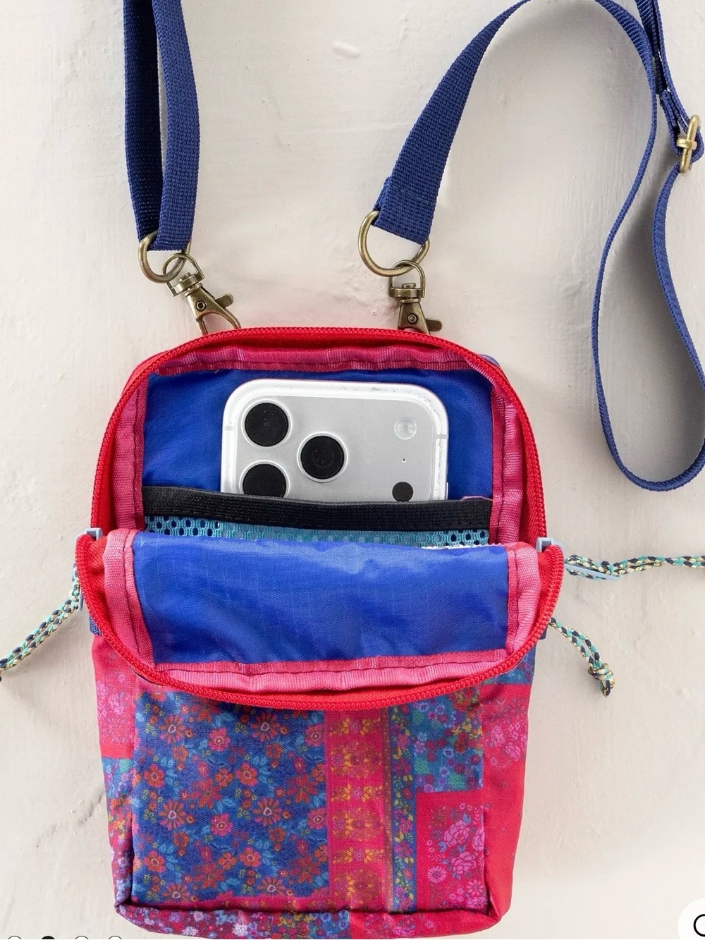Natural Life 8 in-1 Pocket Crossbody Bag - Jewel in Positano Scarf Print. NWT. - Picture 3 of 7